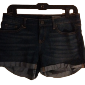 Aeropostale midi cutoff darker wash shorts.Size 6.